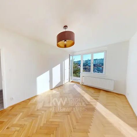 Luxusní byt k pronájmu, 2+1 s terasou a zimní zahradou, Praha 6 - Photo 1