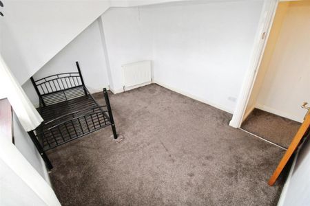 4 bedroom terraced house to rent - Photo 2