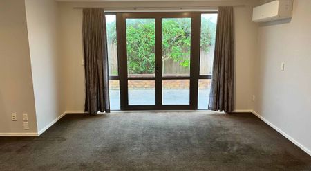 Spacious 3 Bedroom Home - Photo 4