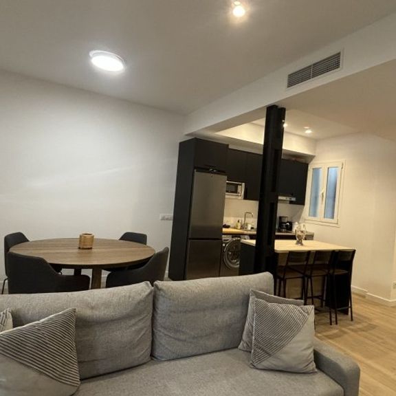 2 room luxury Flat for rent in Madrid, Spain - Photo 1