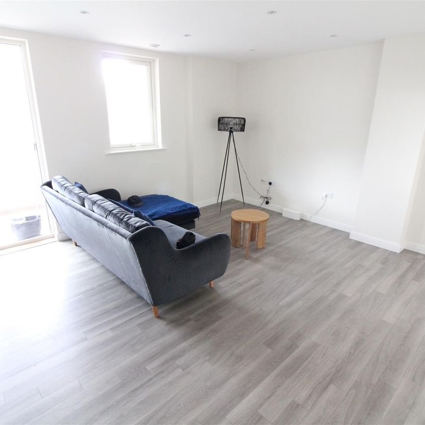 Avenue Road, London - Photo 1