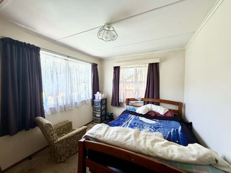 Solid three-bedroom in Spotswood - Photo 5