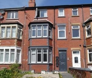 2 bedroom property to rent - Photo 1