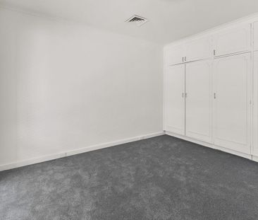 FAMILY LIVING, PERFECT BAYSIDE LOCATION - Photo 3