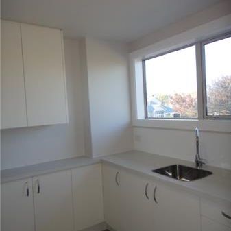 5/48 Straven Road, Riccarton, Christchurch City - Sunny Upstairs Unit near Riccarton Mall - Photo 1