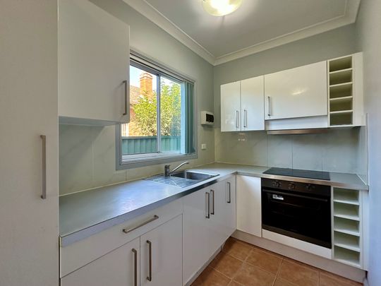 Flat/8 Coleborne Avenue, Mortdale NSW 2223 - Photo 1