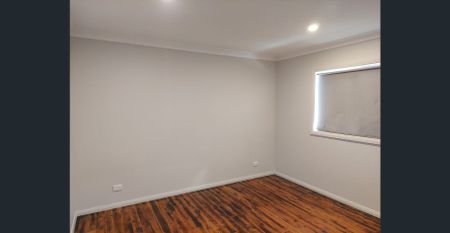 Three Bedroom Home In A Great Location - Photo 4