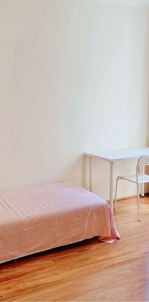 East Perth - Photo 1