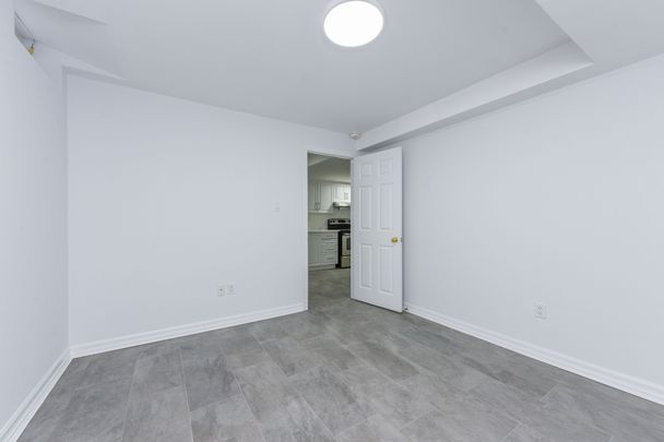 For Lease - 5970 Leeside Crescent Unit# Bsmt, Mississauga, Ontario - Photo 1