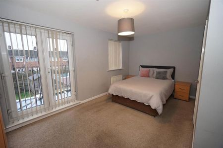 1 bedroom in a house share to rent - Photo 3