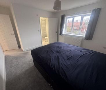 3 bedroom terraced house to rent - Photo 4