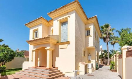 Alquiler de casa o chalet independiente en Avenida Costanera - Photo 2