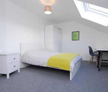 3 bedroom flat to rent - Photo 6