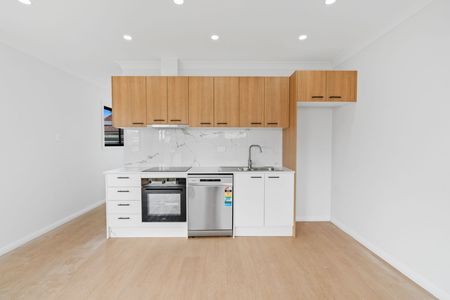 Brand New! - Photo 3