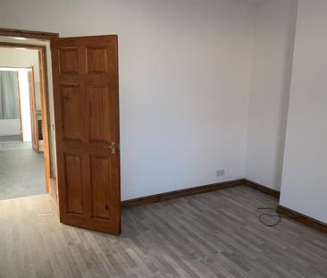 2 bed Terraced - To Let - Photo 5