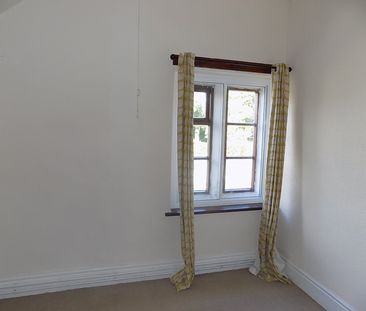 The Old School House - Photo 3