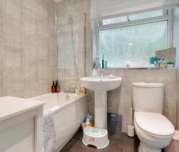 3 bedroom terraced house to rent - Photo 3