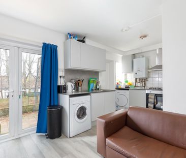 4 Bed Semi-Detached House, Medmerry Hill, BN2 - Photo 6
