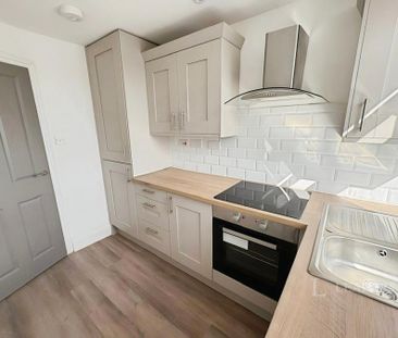 2 bedroom apartment to rent Emscote Road, Warwick, Warwickshire, CV34 - Photo 3