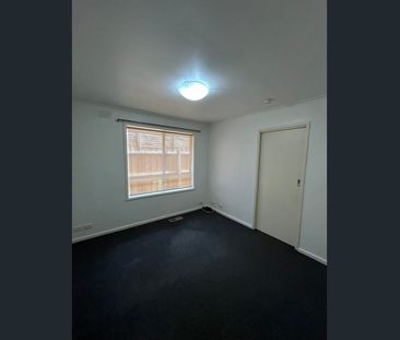 COSY, CONVENIENT & PERFECTLY LOCATED – Beautiful 3-Bedroom Home in ... - Photo 2