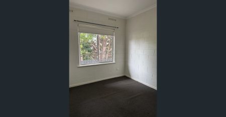 Great unit in fantastic location! - Photo 2