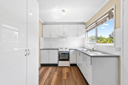 1 Badge Street, Jamboree Heights QLD 4074 - House For Rent | Domain - Photo 4
