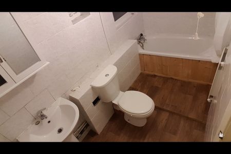 2 Bed Terraced House, Colwyn Mount, LS11 - Photo 4