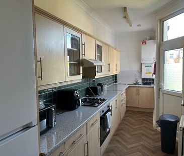 Room in a Shared House, Mortlake Road, IG1 - Photo 2
