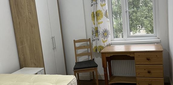 Room in a Shared House, Refurbished Mmu Uom Piccadilly Stat, M12 - Photo 2