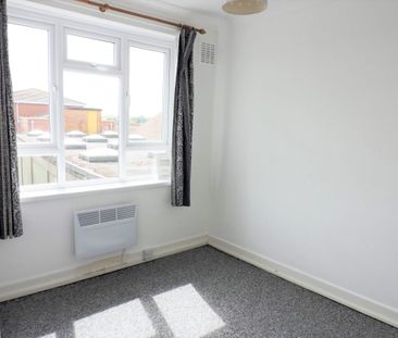 3 bedroom maisonette to rent Westquay House, 20 West Street, Fareha... - Photo 5