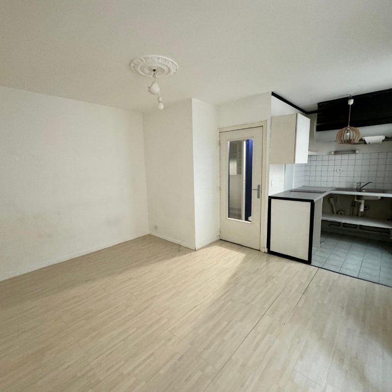 APPARTEMENT T2 A LOUER - PARIS 2EME ARRONDISSEMENT - 31.2 m - 1 030 € - Photo 1