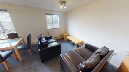 2 bedroom flat to rent - Photo 2