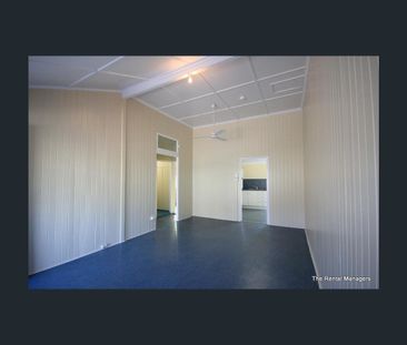 2/33 Bundock Street, Belgian Gardens, Qld 4810 - Photo 4