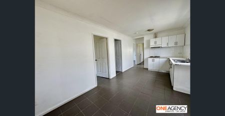 Affordable 3-Bedroom, 2-Bathroom Flat in a Convenient Location. - Photo 4