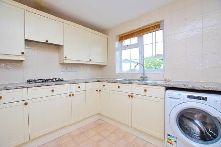 3 bedroom terraced house to rent - Photo 5
