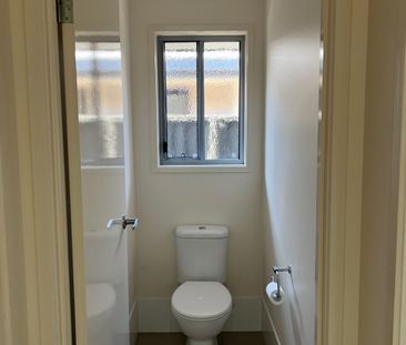 Stylish Living in Bushlark Estate - Photo 4