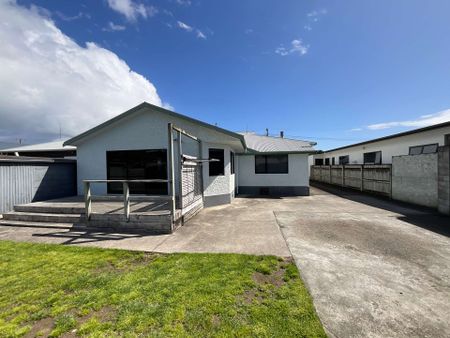 MOVE IN NOW! THREE BEDROOMS IN FITZROY - Photo 5