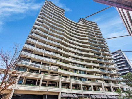 One step to all facilities! 2-bedroom apartment in the heart of South Yarra for lease! - Photo 4