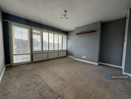 2 bedroom maisonette to rent - Photo 4