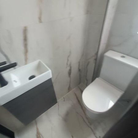 Room in a Shared House, Grayscroft Avenue, SW16 - Photo 4