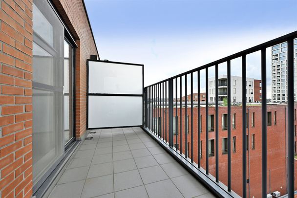 Ruim dakappartement met terras en parking op de Grote Markt - Photo 1