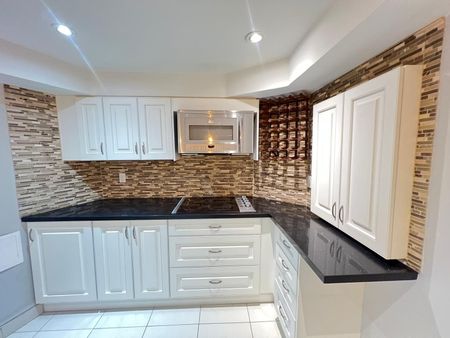 For Lease - 586 pembridge Court Unit# Basement, Newmarket, Ontario - Photo 2