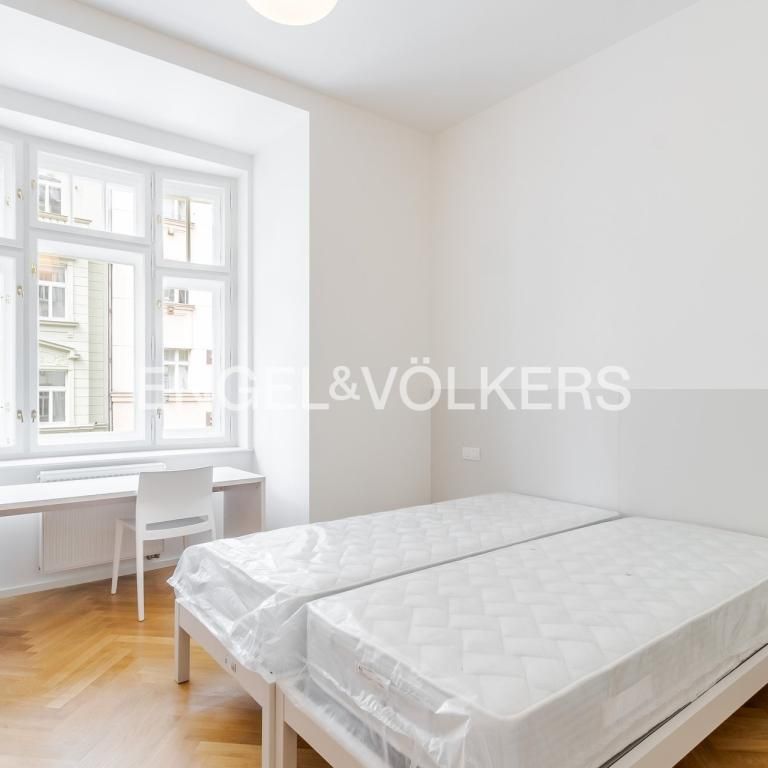 Pronájem bytu 4+1 102 m2 - Фото 1