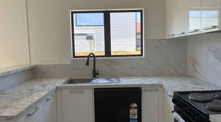 Modern, Fresh & Perfectly Positioned - Photo 5