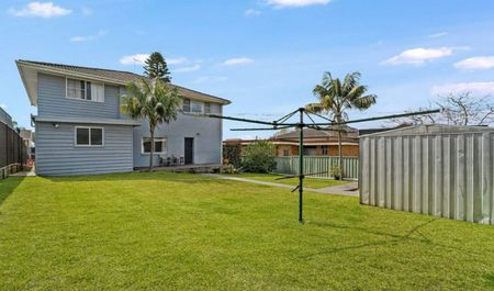 SPACIOUS FAMILY LIVING IN ONE OF GREYSTANES' MOST DESIRABLE STREETS - Photo 3