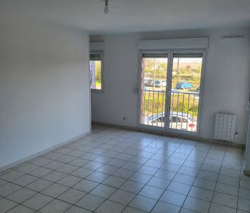 Location Appartement 3 pièces 56m² BAILLEUL 59270 - Photo 2