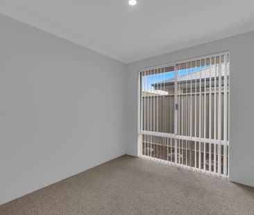 Four Bedroom Family Home in Kwinana Town Centre - Photo 3