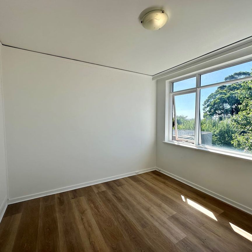 FRESH AND BRIGHT 2 BEDROOM APARTMENT| FLARE REAL ESTATE - Photo 1