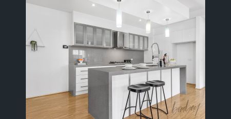 Spacious Family Home for Lease in Prime Craigieburn Location - Photo 4