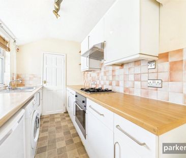 2 bedroom terraced house to rent - Photo 2